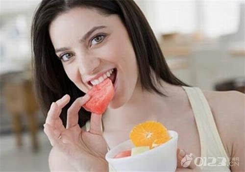 宝宝吃水果不当竟会引发4种疾病