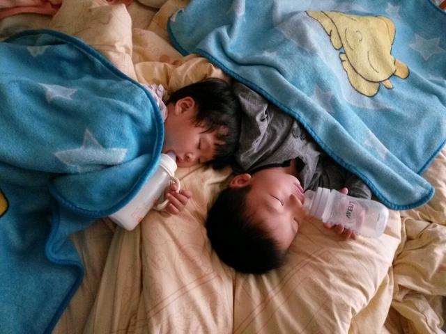 宝宝什么时候要戒奶瓶