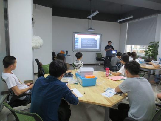 从而进行创新型创业,培养战略性新兴产业急需紧缺人才.