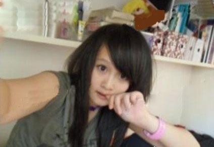 赵本山女儿妞妞超爱自拍