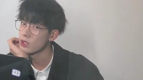 【叶航成】我超吃他的颜的哈哈哈哈哈哈哈哈嗝