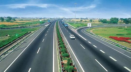 "五纵四横"的高速公路骨架网