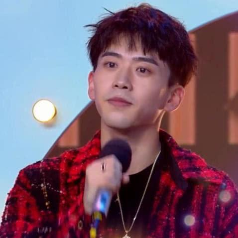 曾是抖音最帅男生,进入娱乐圈后从初恋脸变大叔脸,早晚要凉!