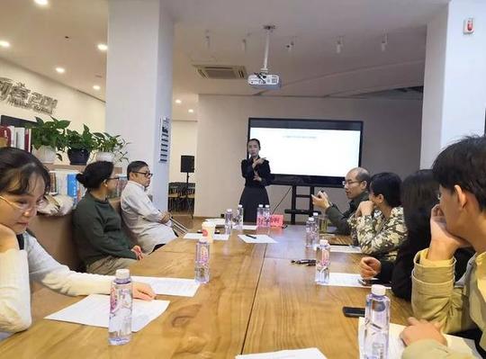孵化区,办公区,创客沙龙区,会议路演区,创客咖啡实训区,居家创业diy
