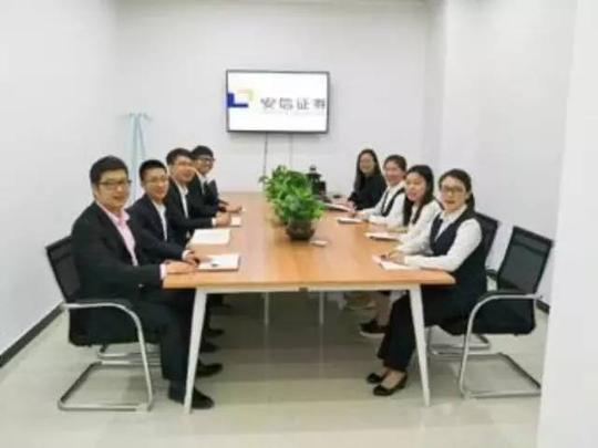 财经正文招聘职位:营销总监(1名)客户经理(10名)证券经纪人