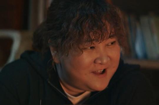 黄渤朱|贾玲第2部催泪电影定档，黄渤朱一龙助阵，能追赶上《李焕英》吗