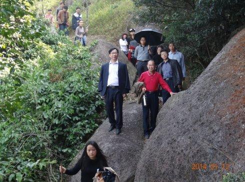 茂名市教育作家协会骨干作家到电白观珠采风