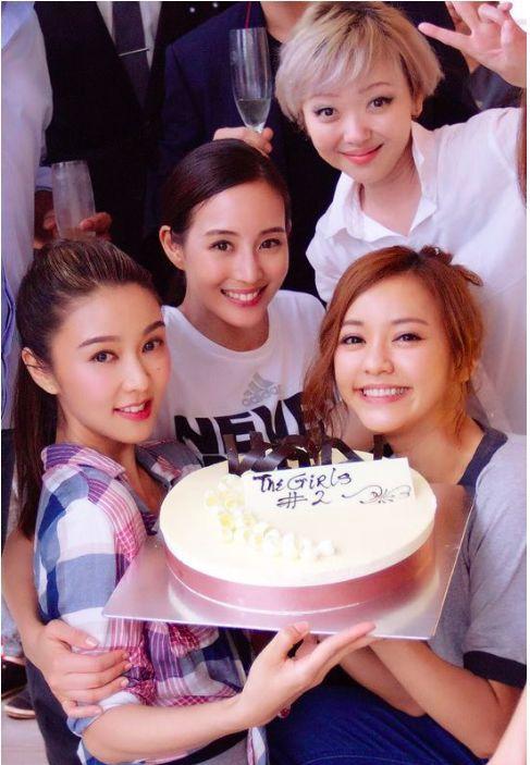 娱乐正文黄真真与"闺蜜团""《闺蜜2》中,薛凯琪和张钧甯各自的