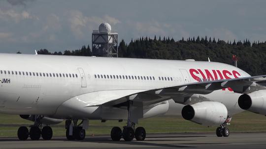 【4k】瑞士航空飞机降落_3840x2160_高清视频素材下载