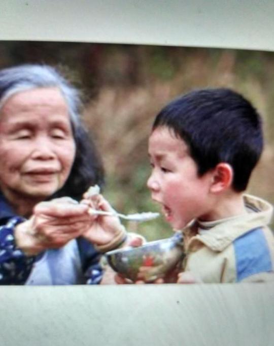 摊上个狠心的爸爸，又遇不讲理的女友妈，小强命真苦!他该怎么办