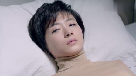 妻子要离婚在门口晕倒，丈夫狂奔过来救人，为了妻子丈夫霸气卖车