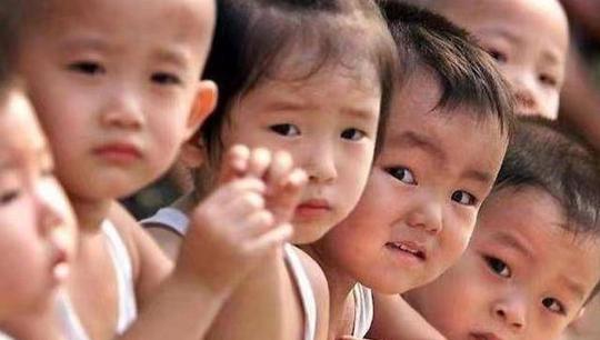 人口|二胎不够，三胎来凑!说好的“婴儿潮”呢?网友回应很现实