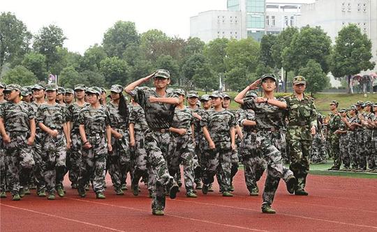 大学军训心得体会(图1)