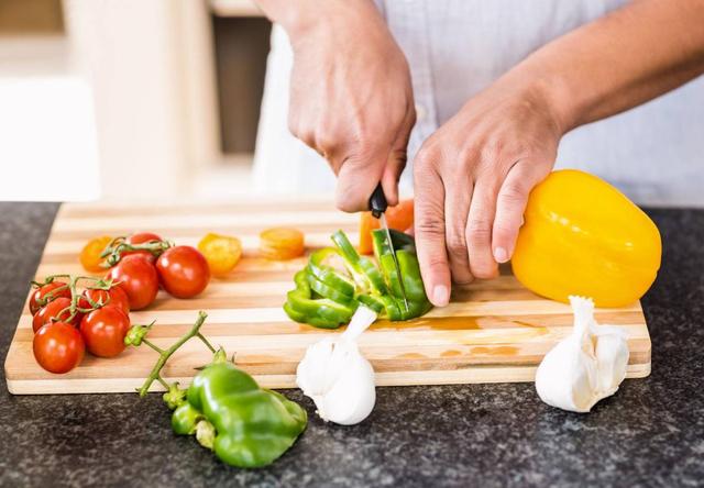 夏天吃冷饮为什么会拉肚子