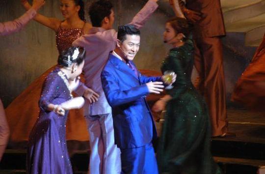 他是《打狗棍》二丫头有颜有演技的逗逼大叔只醉心演戏