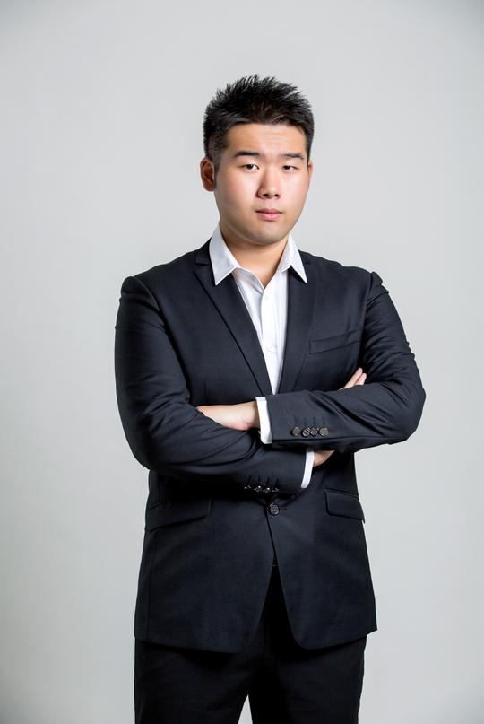 投笔从戎,万里商机——新微商创业男神郑嘉铭(组图)