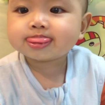 做鬼脸可爱吓人表情包