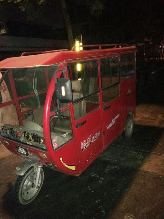 转让闲置行云电动拉客三轮车