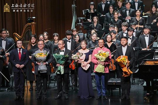 “红色之源红色经典”交响音乐会5位钢琴家合影