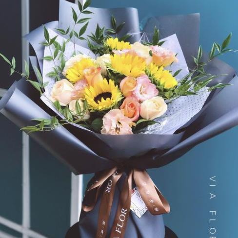 向日葵和什么花配花束好看 头条搜索