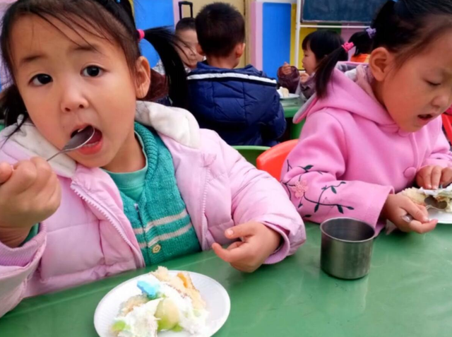 孩子吃东西积食了怎么办