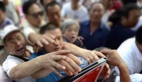 街头骗术揭秘免费赠送学生学习电脑背后的骗局