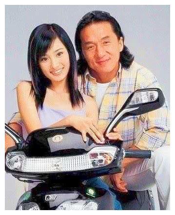 黄梦莹打成龙杨幂表情