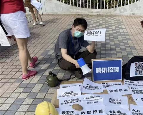 摆地摊如何做小生意(摆地摊月入过万的技巧方式)