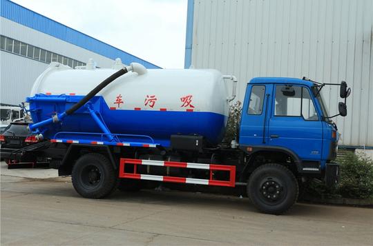 5吨吸粪车报价_免征吸粪车_污水处理作业好赚钱