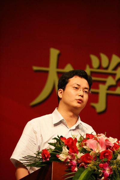 6报告团成员宣讲大学毕业创业立业先进事迹-