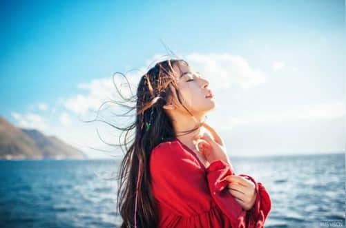 伤感的歌词个性签名最经典2019多少人曾爱慕你年轻的容颜