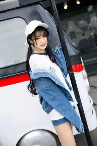 95后网红杨清柠"凭什么"进军娱乐圈