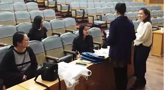 梨汤老师李芳妃回母校天津美院分享就业创业心经