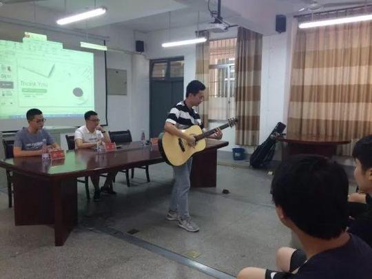 大学生创业孵化项目,该项目与上海玩易乐器公司合作,由福建漳州eplay
