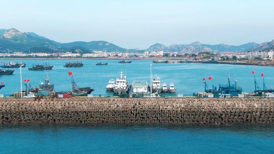 4k港口码头渔村渔民渔船海鲜市场青岛崂山商贩生活视频素材