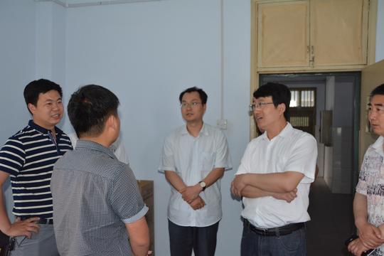 鹤壁汽车工程职业学院客人来我校大学生创业孵化园
