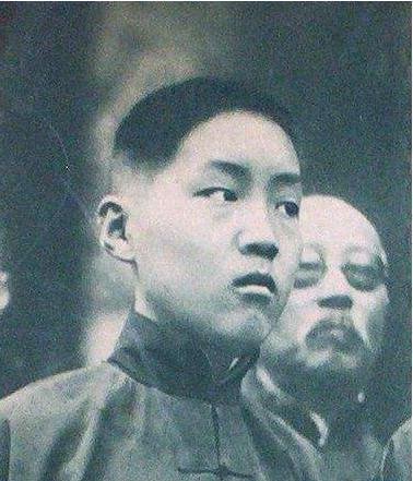 此人虽是一介平民却因一个特殊称号战乱出生时被派军队保护