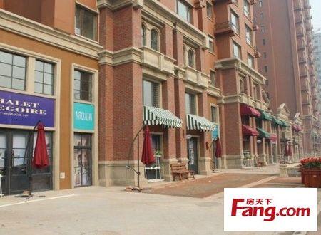 一楼商服门前平整的路面桥通路通进乡街高架桥正式开通
