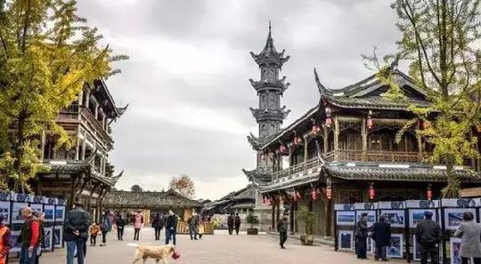 连春节都冷门的古镇,风貌纯正,边逛边吃,单休也能耍巴适