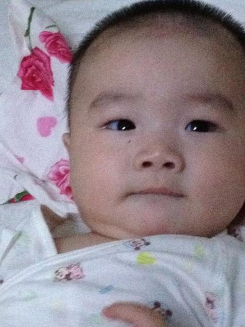 宝宝咬嘴唇的危害