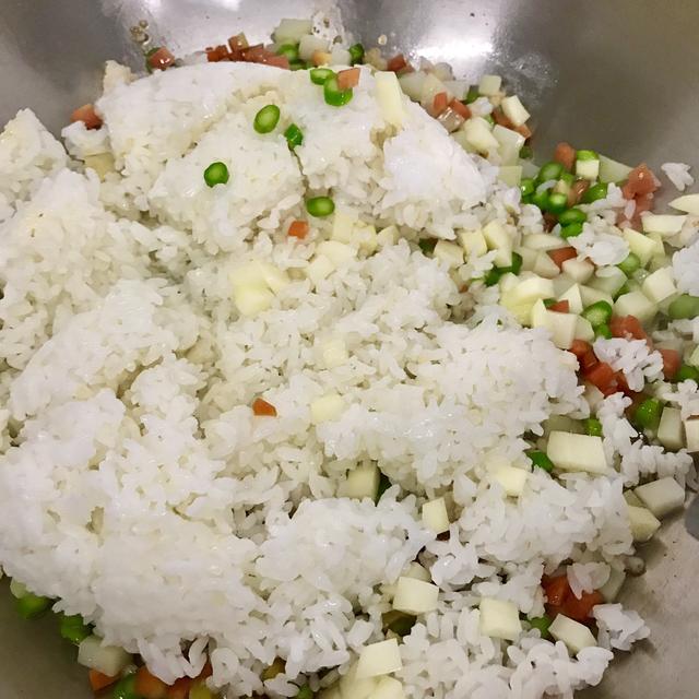 什锦炒饭材料