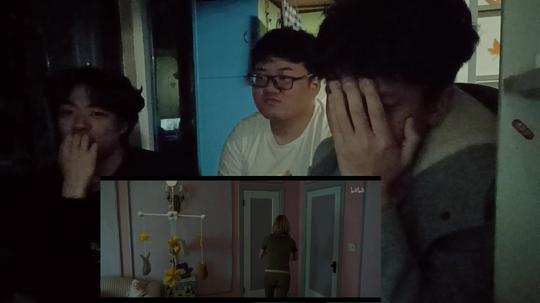 典中典之和室友一起看恐怖片