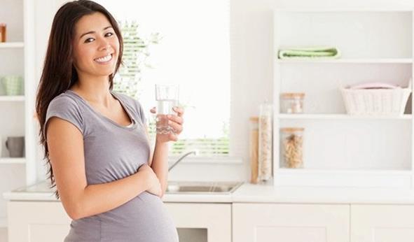 孕妇喝水多好吗?