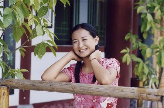辛酸的贾玲:母亲早逝,男友抛弃,姐姐供她9年,冯巩管她