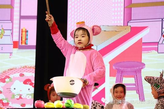 他们充满朝气,活力,为我们带来的舞蹈《牧羊姑娘》.
