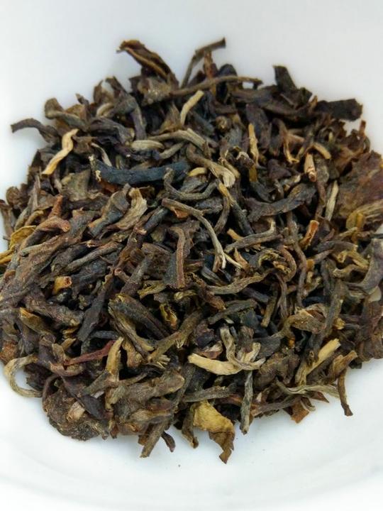 2015年番顺茶业600克勐海生态竹筒茶