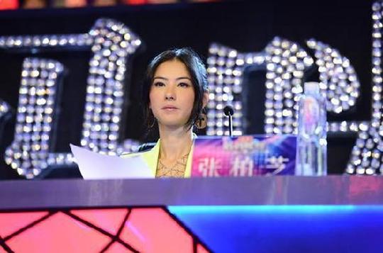 张柏芝加盟综艺节目当评委为自闭妈妈落泪