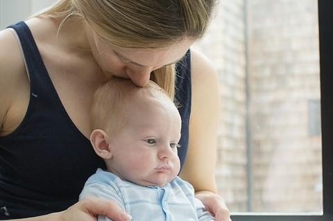 宝宝是通过什么认识妈妈的