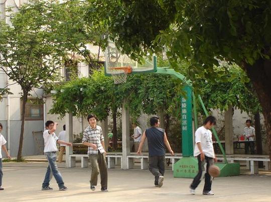 图丰富多彩的课余活动