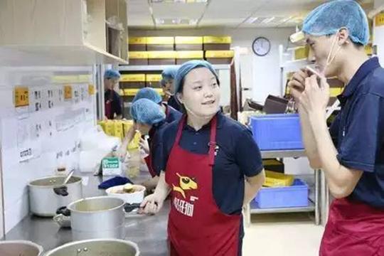 日销上千单，估值3个亿，这家餐企怎么自建外卖做赚钱生意的?